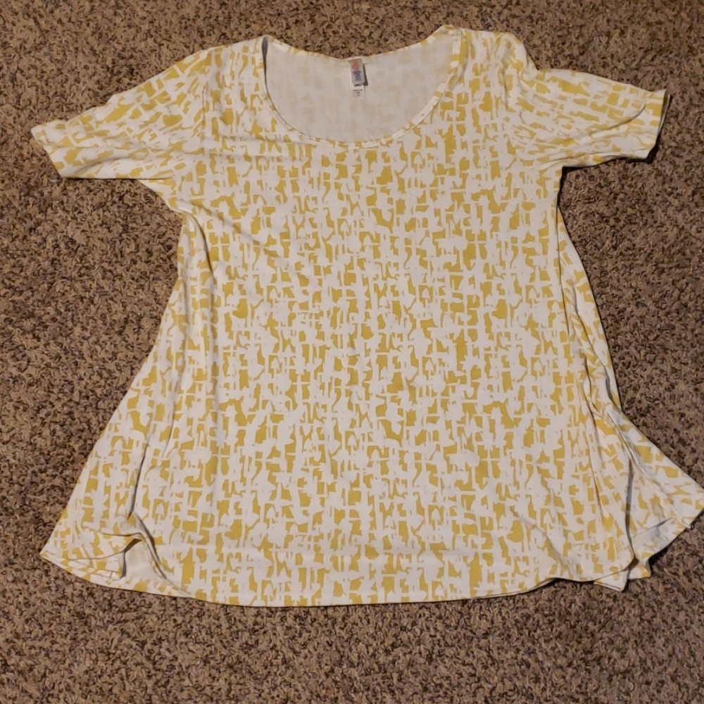 Lularoe perfect tee size small